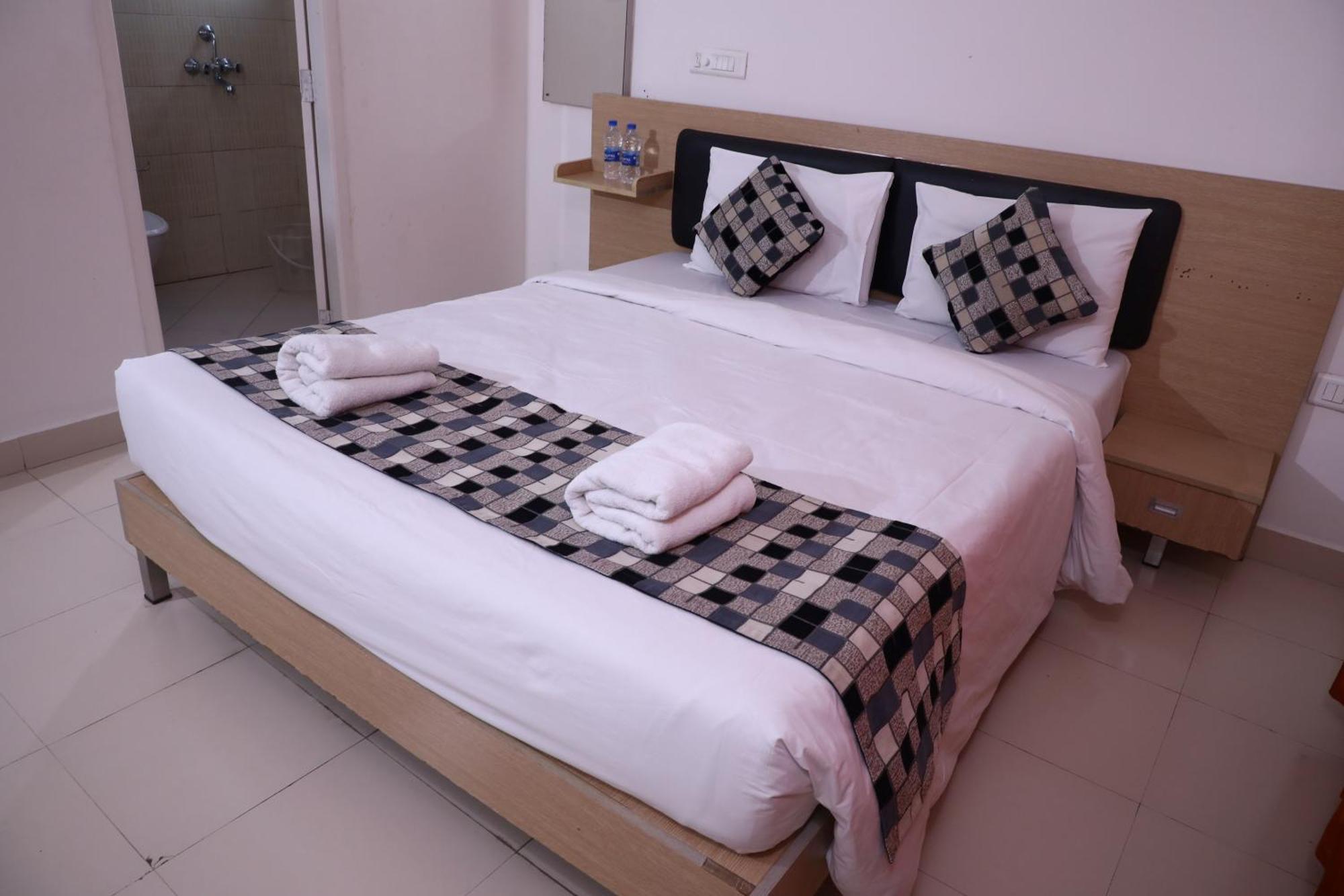 Готель Ima House Kochi Екстер'єр фото